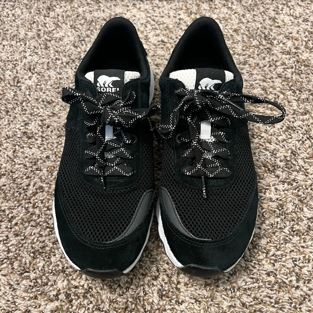 Like New Sorel Kinetic Lite Tennis Shoes Size 8.5